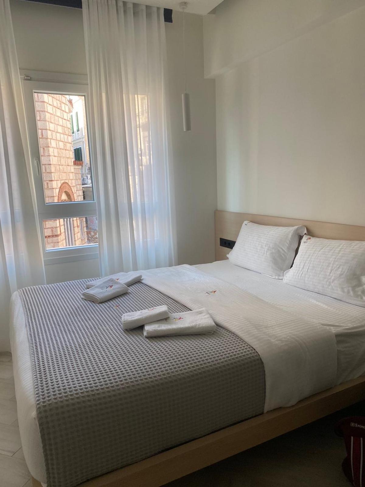 Aparthotel Triple A - Stylish Seven On The Pedestrian - Free Parking! Atenas Exterior foto