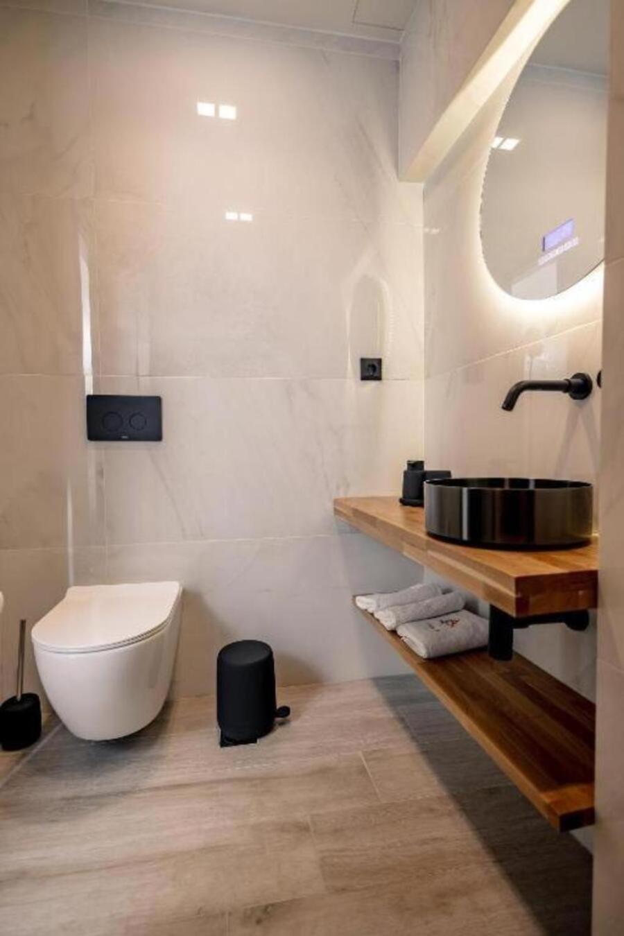 Aparthotel Triple A - Stylish Seven On The Pedestrian - Free Parking! Atenas Exterior foto