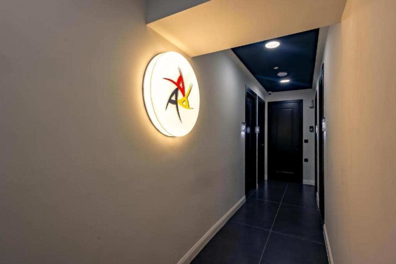 Aparthotel Triple A - Stylish Seven On The Pedestrian - Free Parking! Atenas Exterior foto